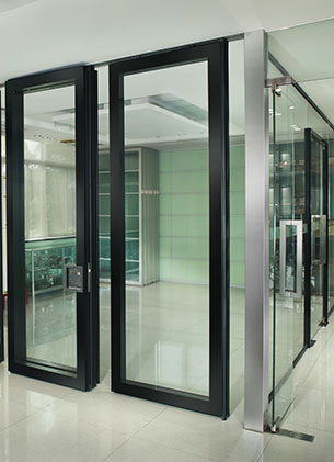 Double glass movable partition